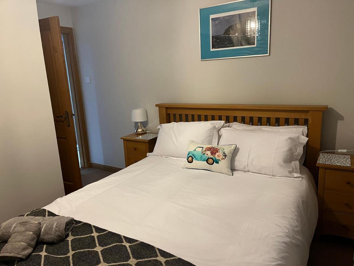 פורט ויליאם 6 Canalside Apartments מראה חיצוני תמונה